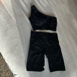 BO & TEE BLACK SCRUNCH SET